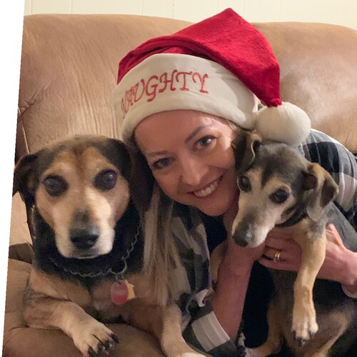 Nurse, wife, mom. I work for the enemy 🤣 and watch them. Love eating naturally, living naturally, weightlifting, and nu...