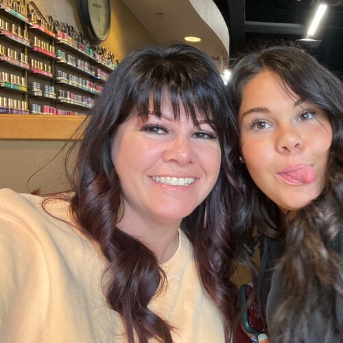 Christian, wife, mom, small business owner, patriot