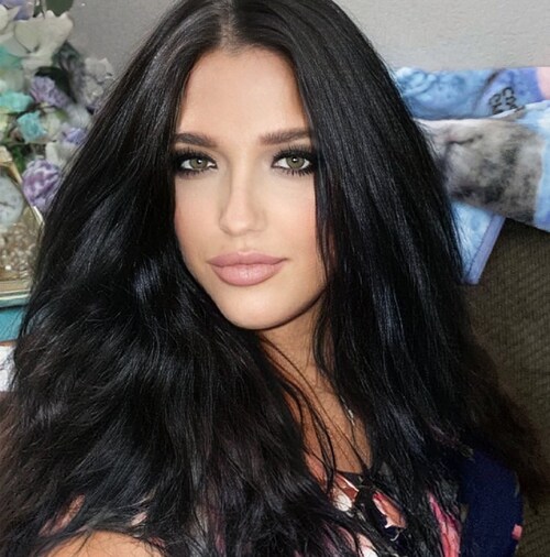 I’m a Christian and a Nurse. I love God and President Trump. 🌹🌹