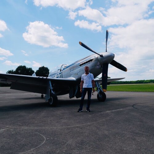 Ich bin in einer Zeit aufgewachsen in der man wenig geglaubt, viel hinterfragt und noch kritisch nachgedacht hat

Wer ni...