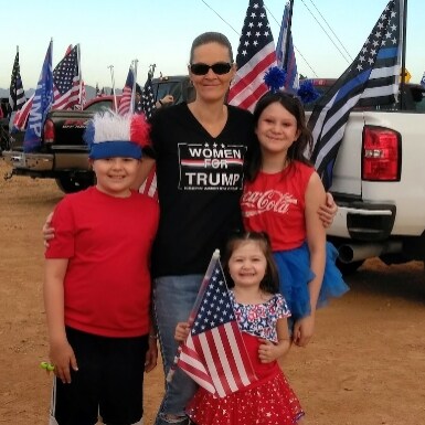 Stay at home mom, married to my best friend and a mother to 4 wonderful kids! America 1st 🇺🇸