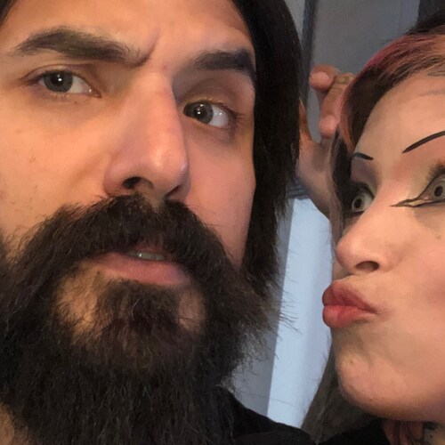 I've been waiting for a guide to come and take me by the hand
Could these sensations make me feel the pleasures of a nor...