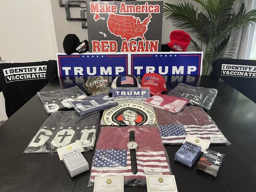 🚨 GIVING AWAY a bunch of MERCH to RANDOM NEW FOLLOWERS.. 

Original Account HACKED.. Please FOLLOW ...