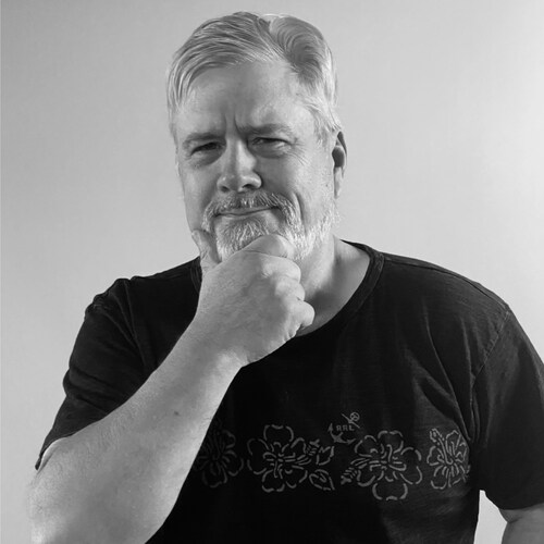 I am my own. Trying to make sense of the world thru the eye of a fish...