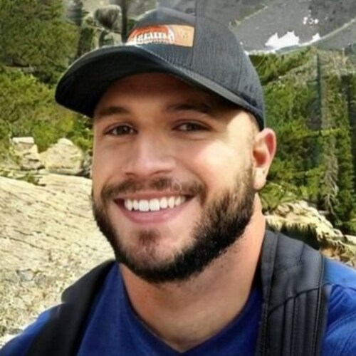 Gay conservative - trying things out over here. Pro-Trump & pro-DeSantis. I love America. Follow me if you like - I follow back.