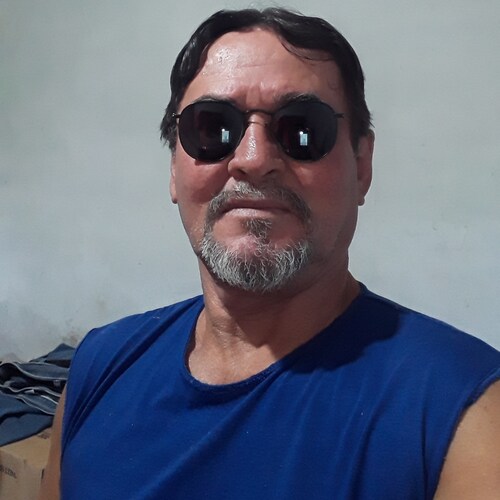 Compositor,  Escritor e locutor da rádio cabeloura, facilitador de compras na shopee