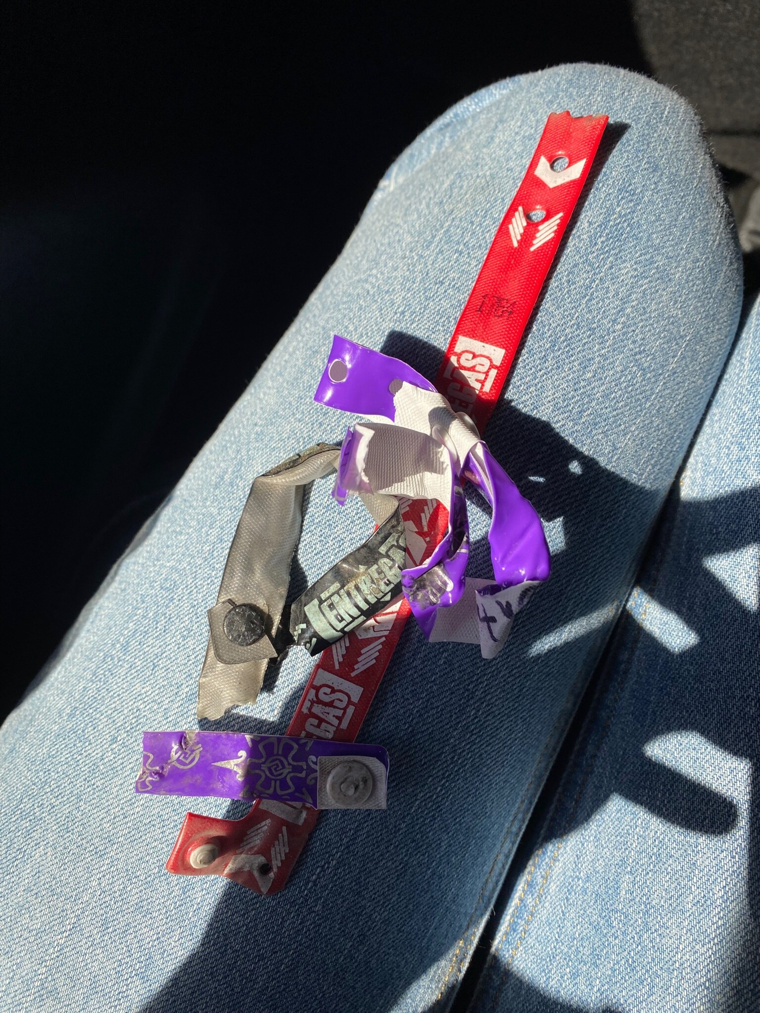 #childtrafficking is real!

These bands are worn by children who come to the US illegally and are so...