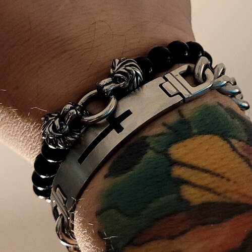 Father of four, Grandfather of one. Army family background. Supporter of all who keep us safe, both military and police....