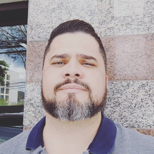 Cristão, falho, pecador e cruzeirense.