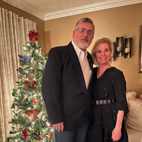 Proud Trumplican, Retired Law Enforcement, US Army Combat Veteran, Father of a Police Officer son and a Lawyer daughter ...