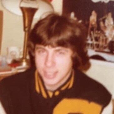 Husband, father, love golf and my  Wolverines