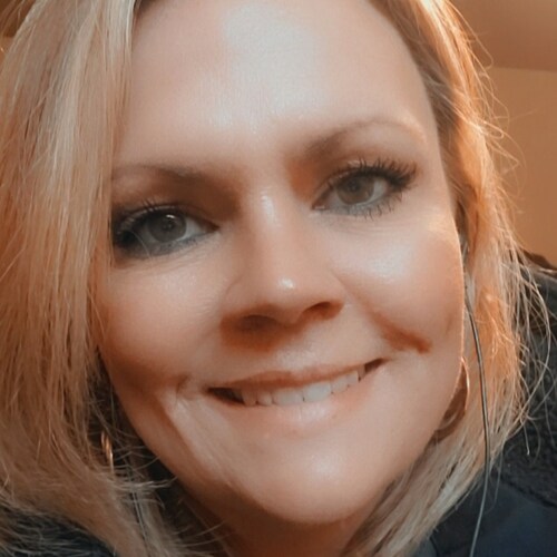 Im a Daughter, Mother, Sister, Cousin, friend and Believer. 🔥