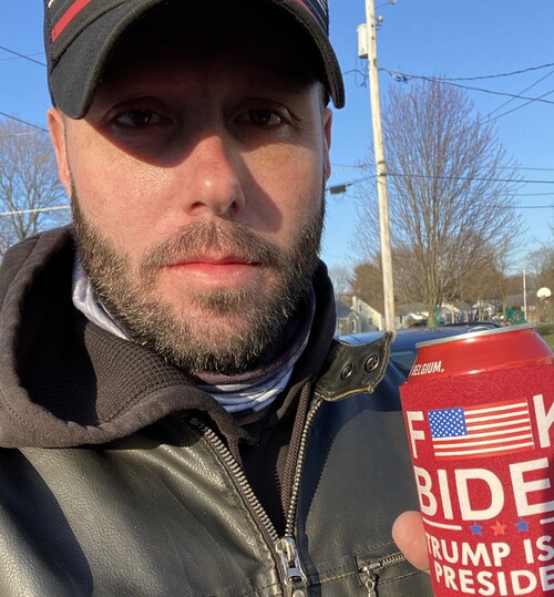 🇺🇸US Navy Vet who loves and defends America and the rights of our people.🇺🇸