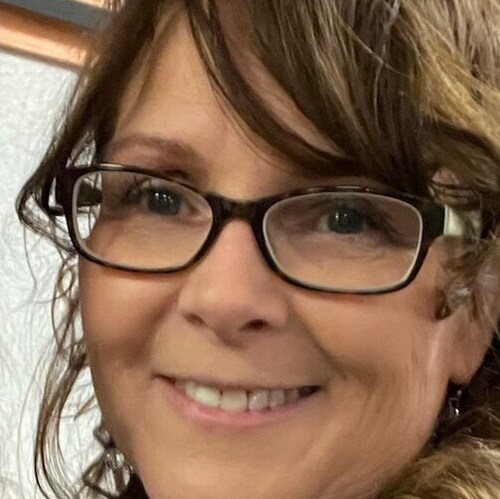 Truth Seeker. Proud American. Wife. Mother. Hockey Player. Psalm16