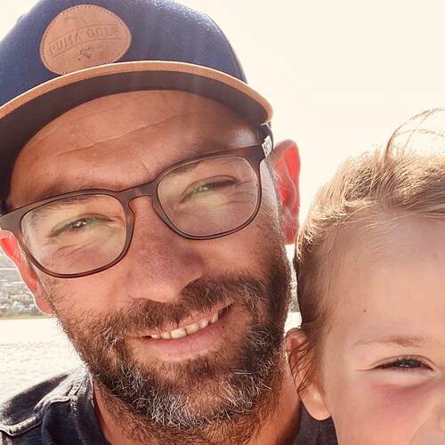 Husbsnd, father, small business owner. 
Enjoy Flying and mountain biking.