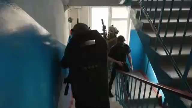 AP: Ukraine Hunts Down Traitors Posting Online in Support of Russia 