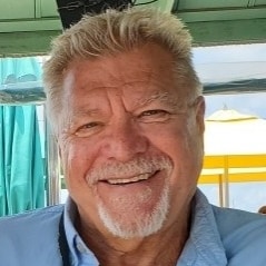 Vietnam Era Vet, Pro 2A and lover of USA, Pro Blue and hater of 2 Tier Justice!  Sailboat life and playing the  Blues.