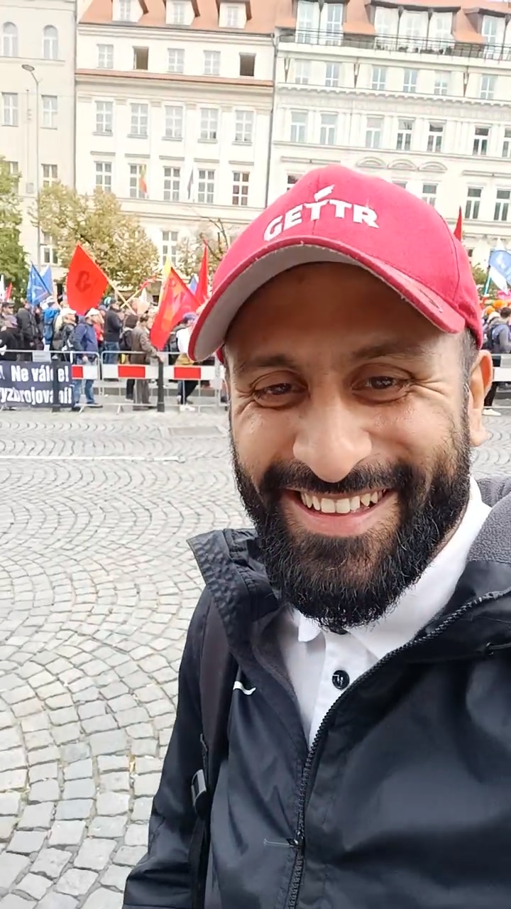 Auch die tschechische Hauptstadt lässt den Herrschenden keine Ruhe - in Prag gehen heute ebenfalls T...