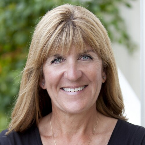 Small business marketing coach specializing in online and social media. Love golf, fitness, sports, U2, Bon Jovi, Maroon...