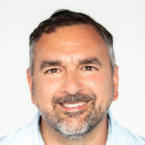 I am a Realtor in Charleston SC. I have a wonderful family and I love to golf.