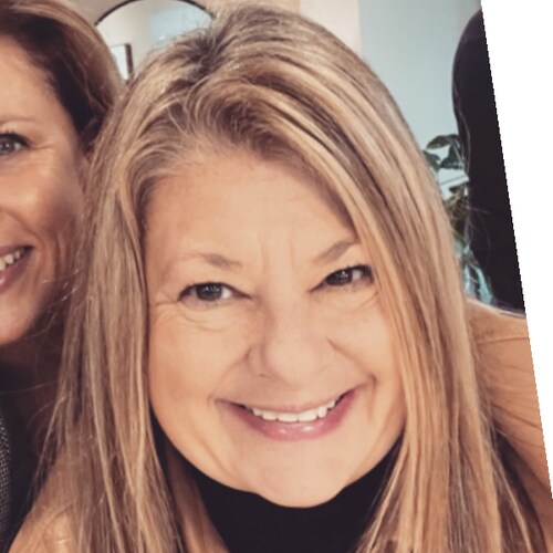 Hockey & Lacrosse Mom 🏒🥍🌻 🇺🇸