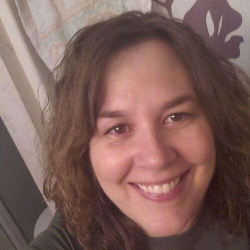 Graphic designer/coding newbie-goal UX/UI developer. Obsessed with organizing, planners & techno gadgets plus hobbies. L...