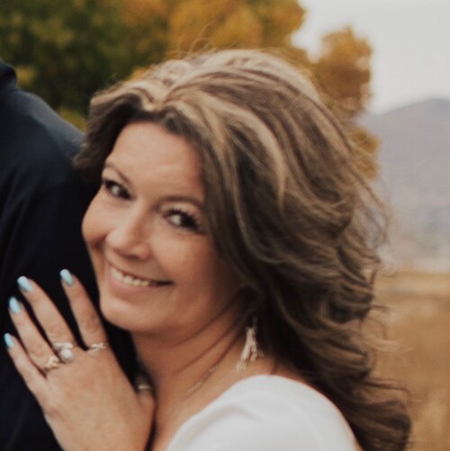 Just a small town girl. Happily married. 🇺🇸 MAGA🇺🇸