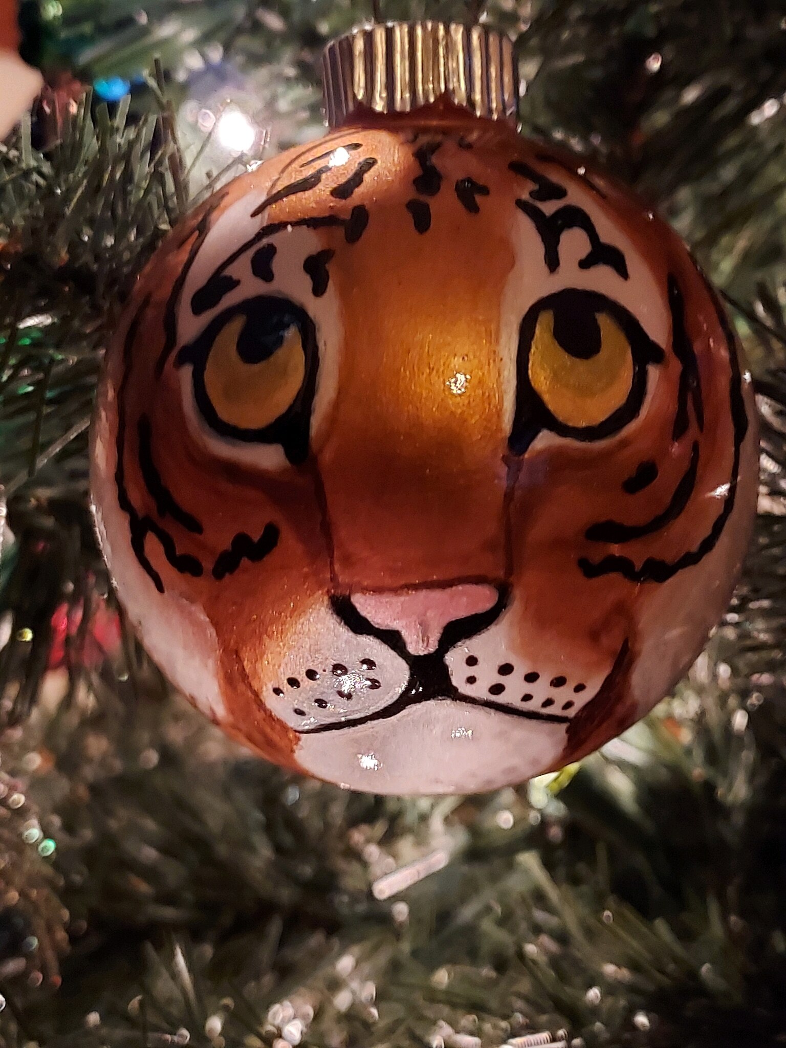 Painted a few ornaments before Christmas.  Thought I'd share.  These are my favorites of the bunch. ...