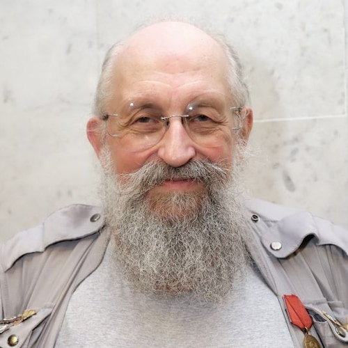 российский журналист, публицист, телеведущий, политический консультант, участник и многократный победитель интеллектуаль...