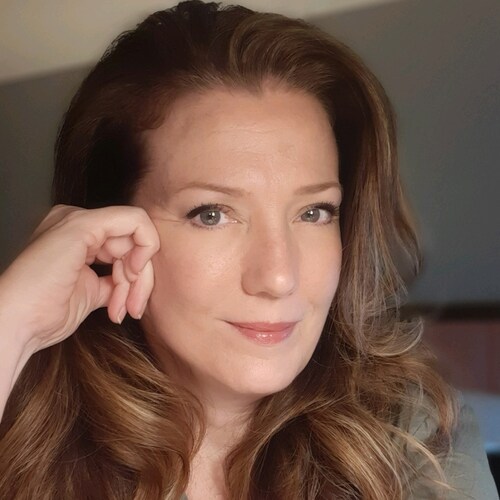 Christian ✝️ wife ❤ mother ♥️ Nurse Practitioner 🩺 America first 🇺🇸 My life is busy but I will make time to meet for a drink 🍺