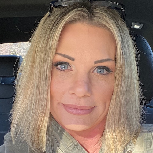 Proud daughter of Vietnam Vet, Proud Granddaughter of Korean War Vet 💜🇺🇸 CCW carrying mama! WWG1WGA, #ProLife #Purebl...