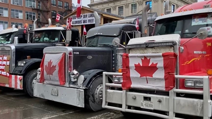 LIVE IN OTTAWA AT THE TRUCKERS CONVOY!