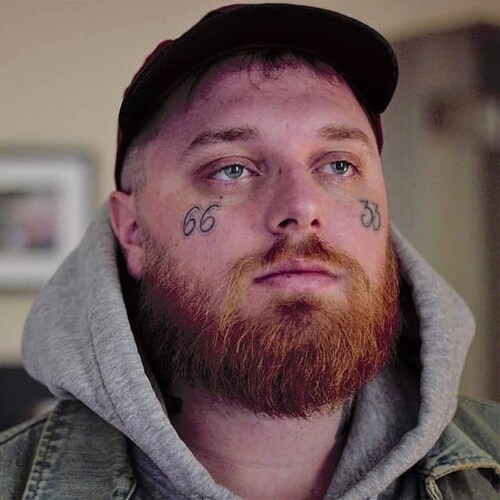 Comedian
Photographer
Married with a beautiful daughter