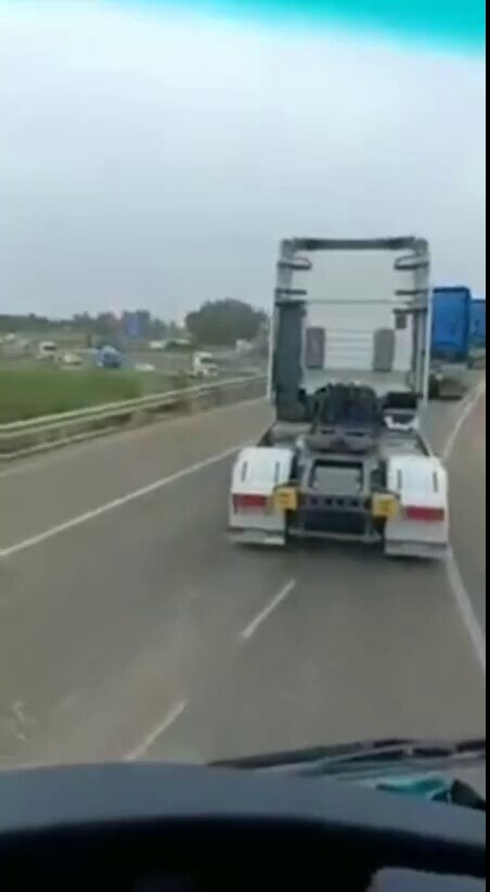 Sick of COVID Rules and Restrictions, the Truckers of Spain Have Assembled a Convoy for Freedom 🇪🇸