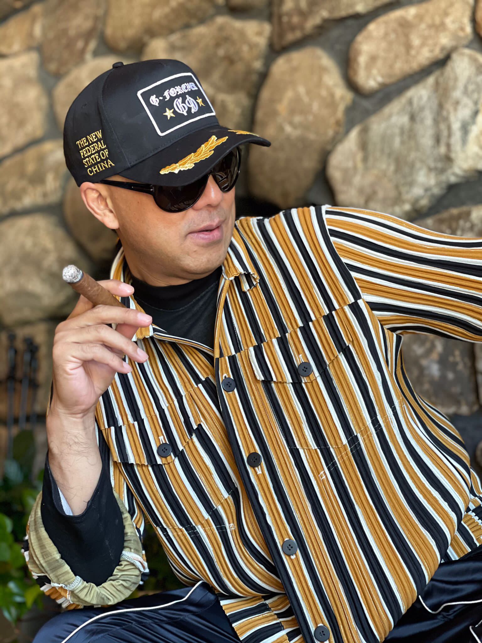 8月20号：尊敬的战友们好，由于几天来的大直播．得到了国内的很多战友的欢迎．很多战友强烈要求继续直播，明天上午9点．7哥和众多战友中的美女帅哥，继续乱聊直播。