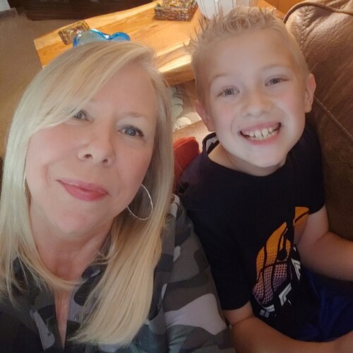 Proud Mom of a Veteran 🇺🇸, Trump (minus vaccines) Supporter and Patriot!! America First!!