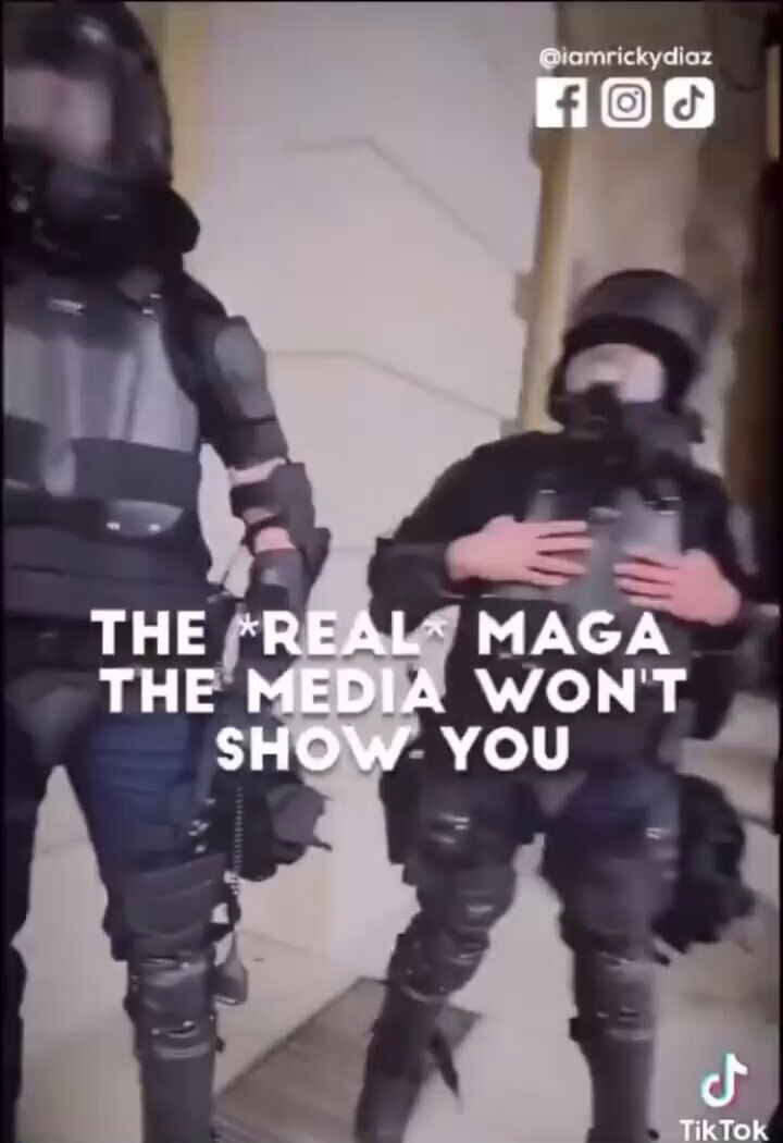 This is what they don’t want you to see please Retweet this💯 The Capital police just standing there...