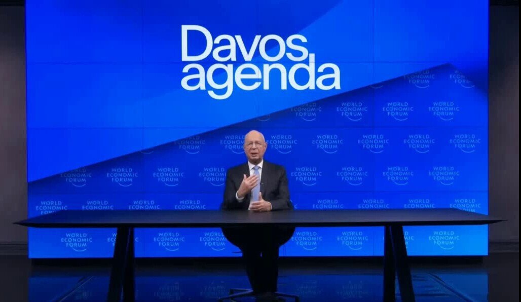 Ze Davos Fuhrer introduces his excellency Xi Jinping after rattling on about global inequalities and...
