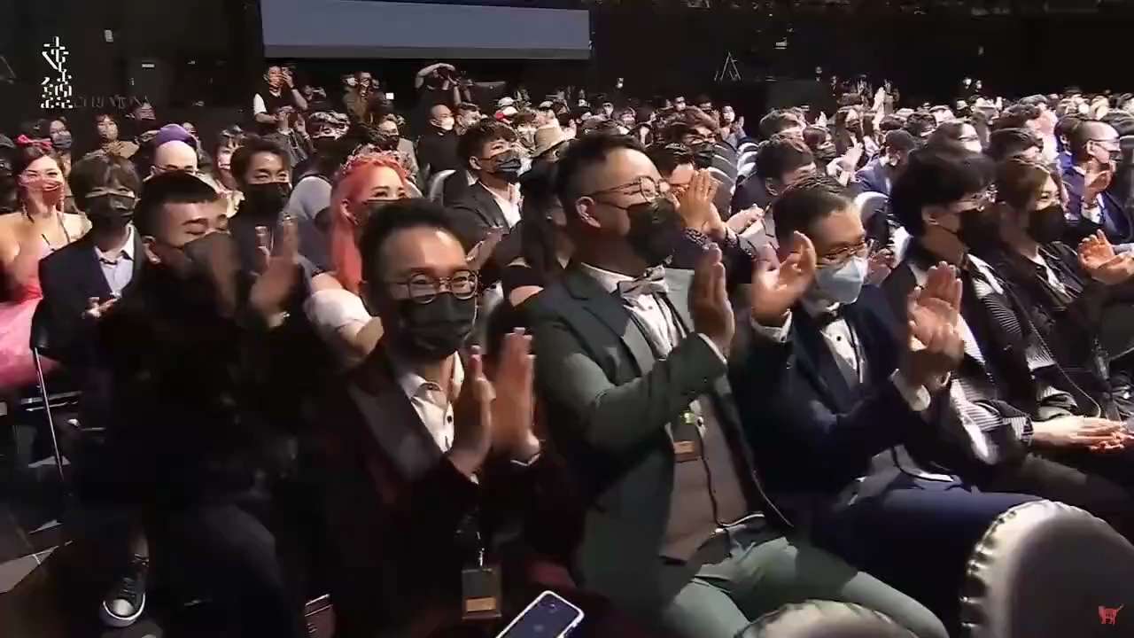 马来西亚歌手黄明志的《玻璃心》，刚刚获得台湾第四届走钟奖（专为台湾YouTuber及其他新媒体网络创作者设置的奖项）最佳MV奖，这是他的获奖感言，有点儿意思。