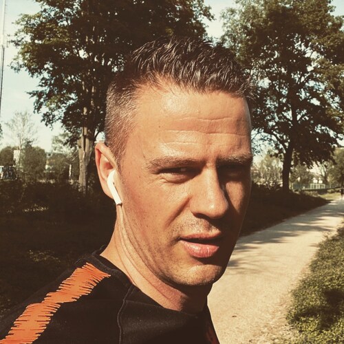 Dutch patriot 🇳🇱 

United we stand against marxist globalist tyranny

Let's go Brandon