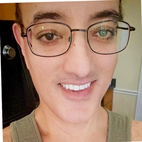 Wazzup, peoples?😀The REAL president, President Trump, will be back in '24✊. Music lover, Tom McDonald fan, chess-player...