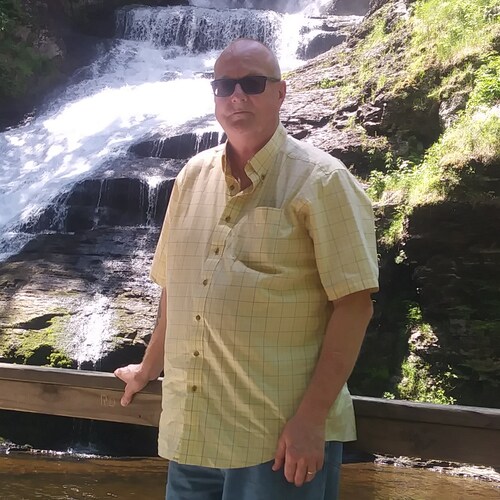 Former journalism student / now a regional trucker/angry Patriot/USA vet from '78-'85/FOB🌠fan of Newsmax🌠1A*2A🌠IFBP/ ...