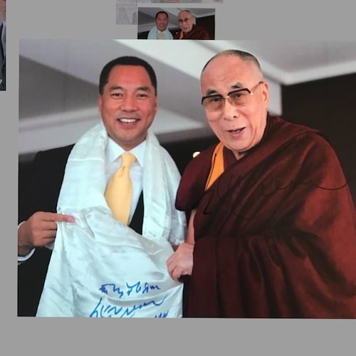 ཟླ་བརྒྱད་པའི་ཚེས་སོ་གཅིག: འཕྲིན་སྐུར་ནས་ཧི་སྒོར་ཞལ་འདེབས་བྱེད་དགོས་བརྗོད་མཁན་དག་ལ་ཐུགས་རྗེ་ཆེ། ད་ལྟ་...