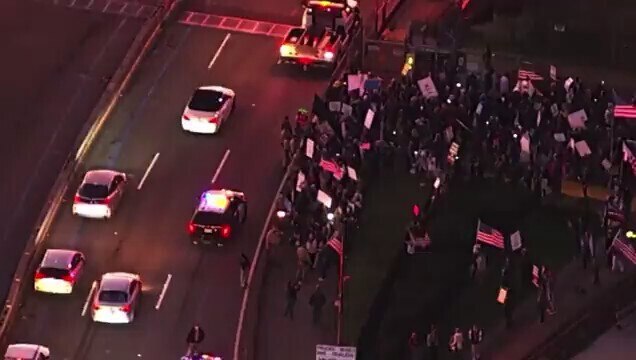 Anti Coronavirus passport and mandate protesters hit golden gate bridge 🔥