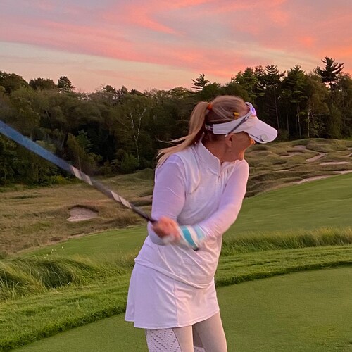 Loves Jesus, wine and golf… Texas girl MAGA