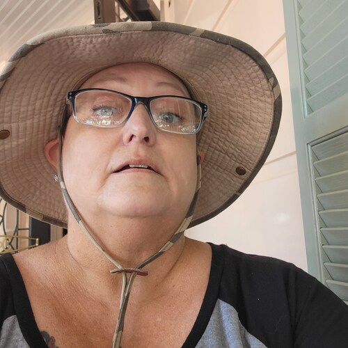 I am a Christian woman , a Conservative, who loves my Country , my family .Psalm 46:10