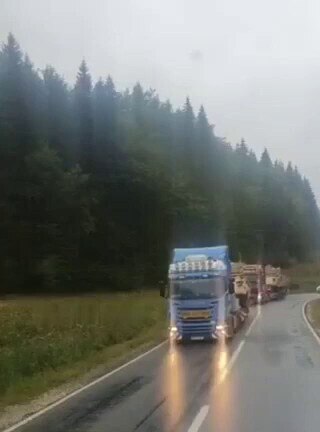 American tanks on the move in Romania towards the Russian border, ... Just in case you guys didn't k...