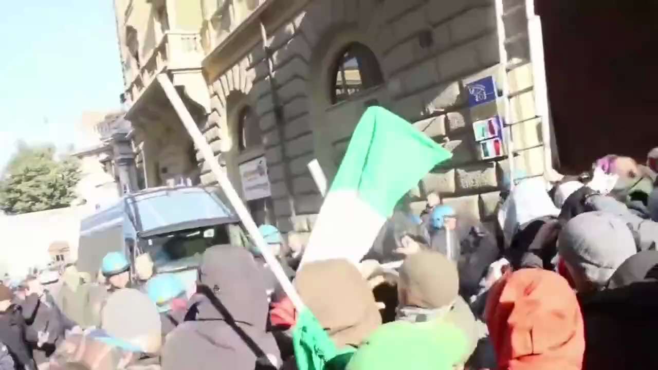 Some time ago, a group of Italian patriots went to EU headquarters in Rome, removed EU flag and repl...