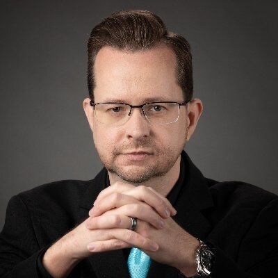 Scott E Curry ia an Entrepreneur, Investor, Christian,  Husband, and Father, He is the CEO of Severe Videos, with popula...