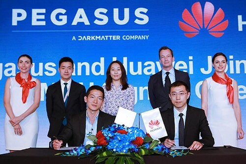 中共私生子 #肖鹏 的 Linkedin 上，G42 的现任 CEO，同事也是暗物质控股公司 Pegasus LLC 的 CEO。Group 42 与 DarkMatter直接相关，这是一家阴暗的阿联...